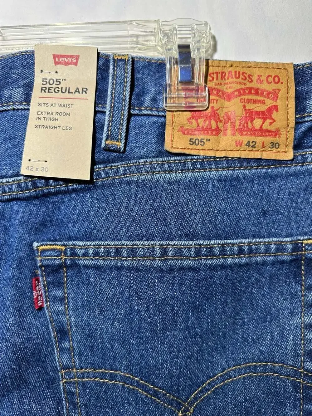 Levi's 505 Regular Straight Fit Men's Jeans, Size 42x30, Blue Denim NWT